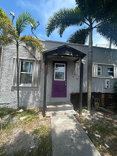 25 SW 10th St Photo 1 25 SW 10th St Photo 1