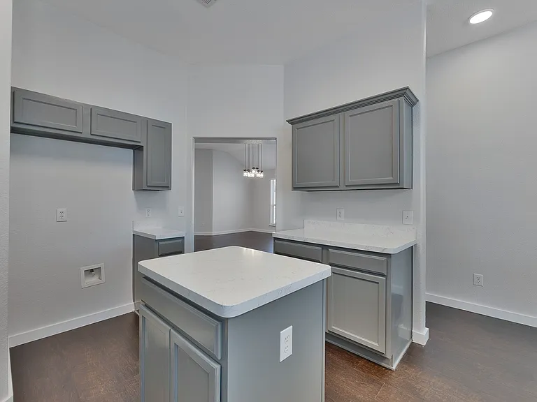 605 Clearbrook St — Photo 22