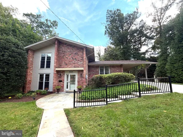 6426 Hollins Dr, Bethesda, MD 20817