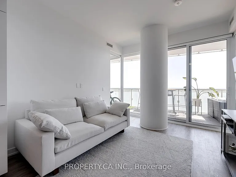 15 Queens Quay E #2203 — Photo 7