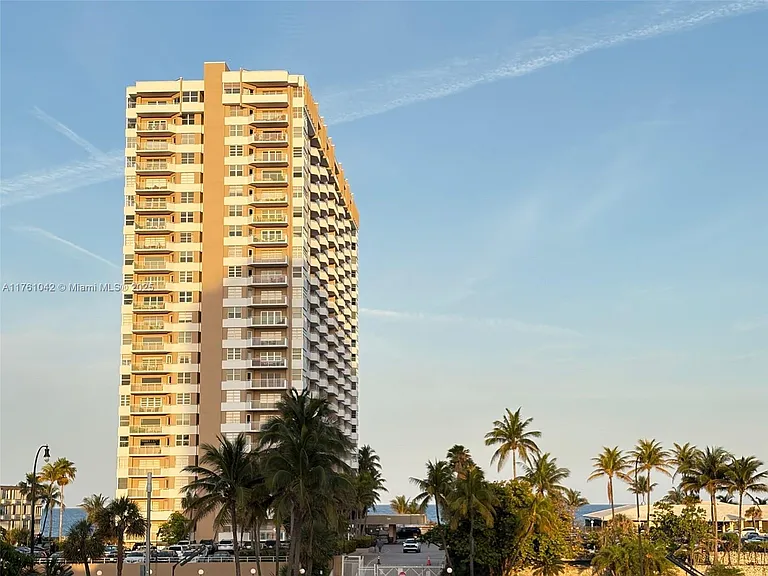 1965 S Ocean Dr #2F — Photo 11
