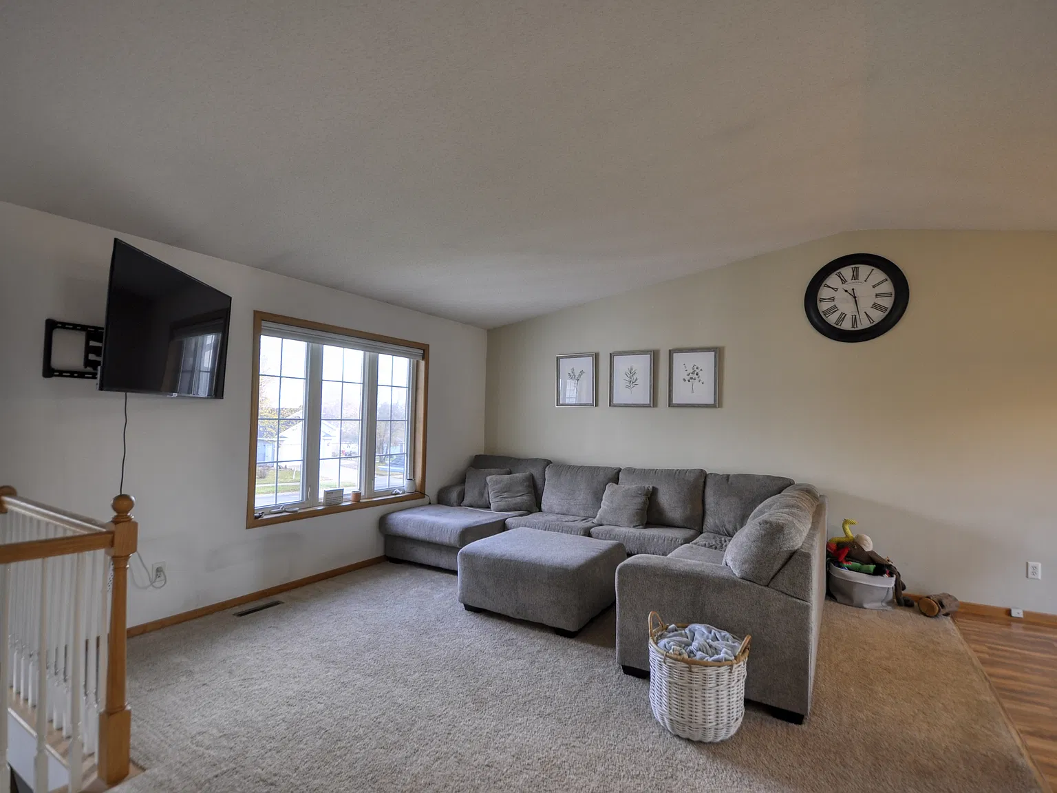 4 bed, 1957 sqft, $2,200 — Photo 4
