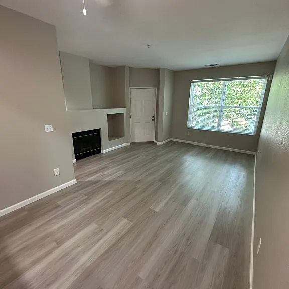 637 Atherton Pl — Photo 2