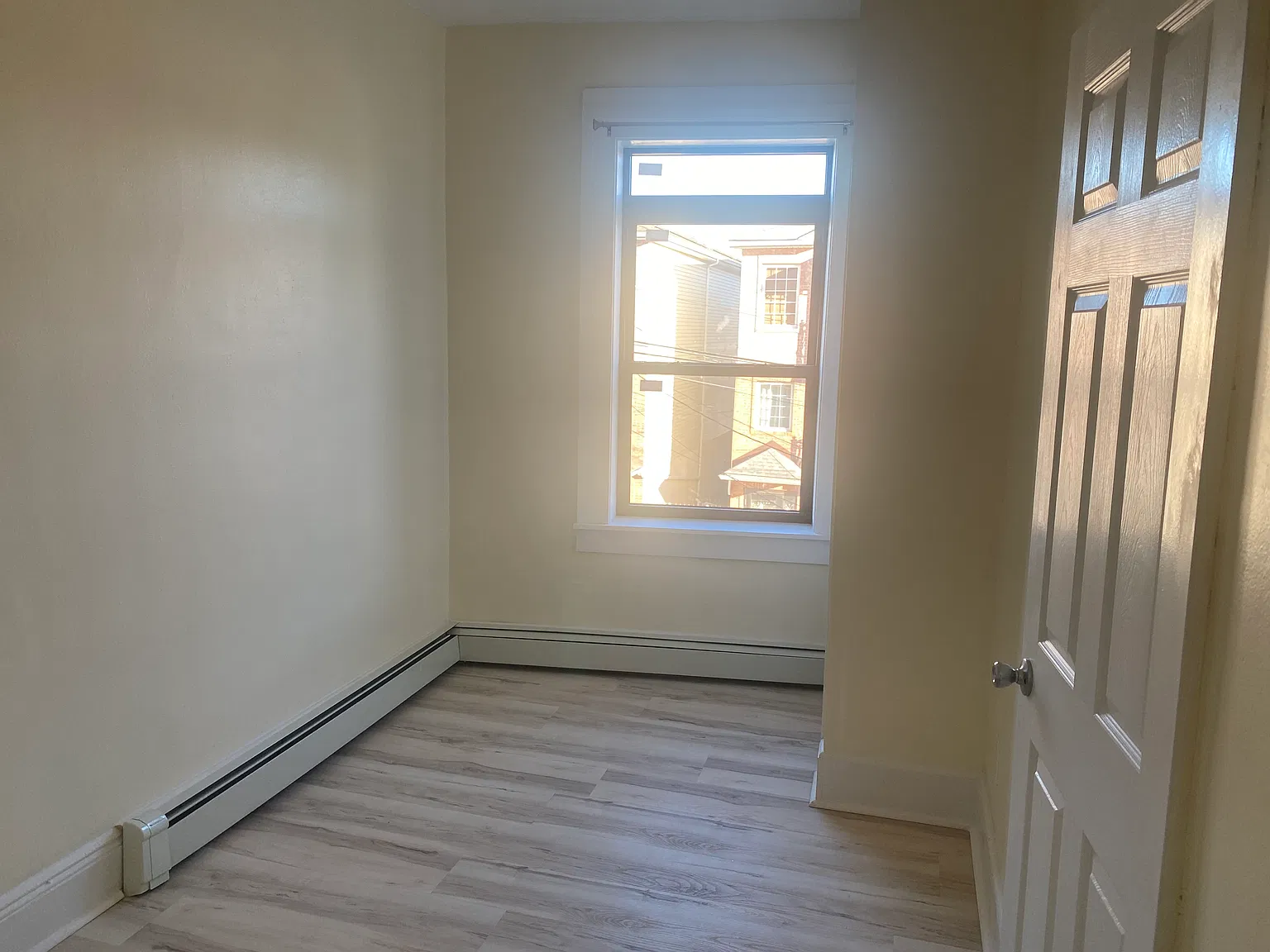 3 bed, 925 sqft, $2,595 — Photo 3
