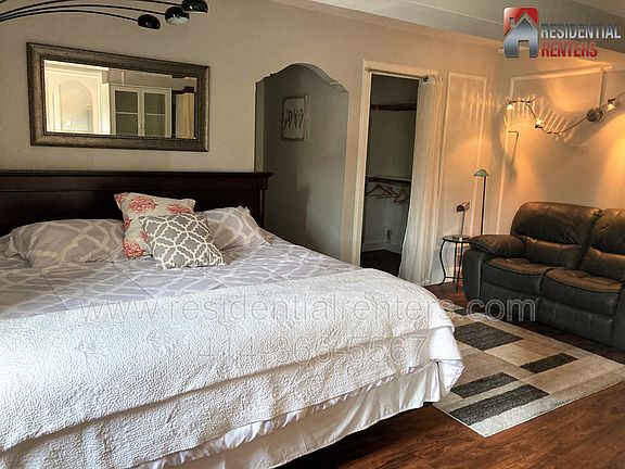 5th image of 1028 E Juneau Ave APT 209
