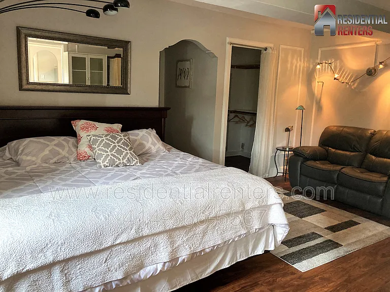 1028 E Juneau Ave #209 — Photo 5
