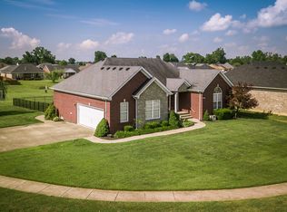 8420 Grandel Forest Way, Louisville, KY 40258