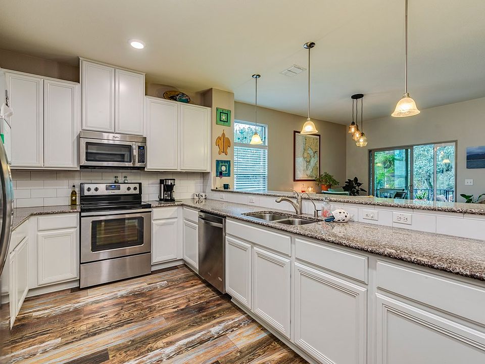 1st image of 517 Hunters Hill Dr