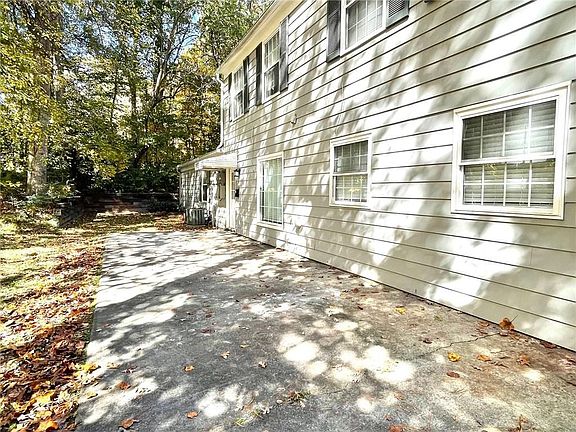 2nd image of 662 Bellemeade Dr