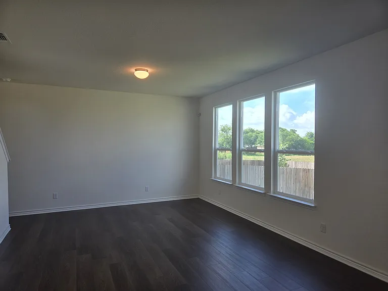 9556 Griffith Run — Photo 8