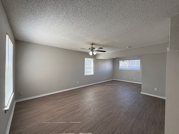 3rd image of 3907 Emerald Dr