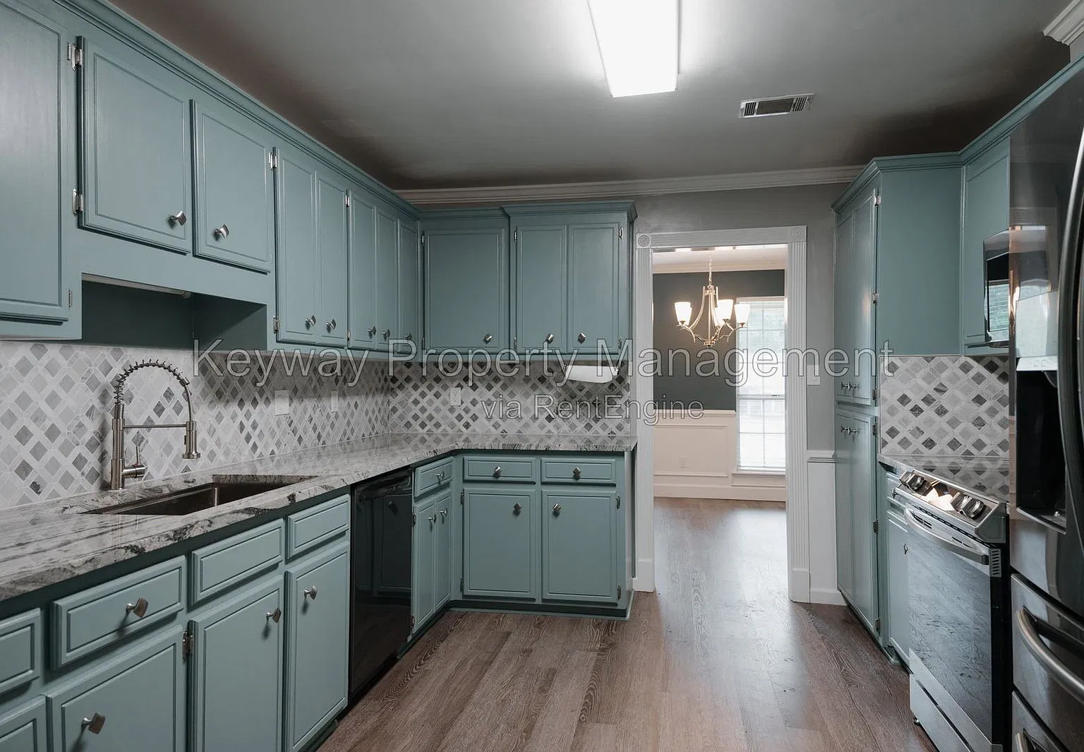3 bed, 2.0 bath, 1872 sqft, $2,050 — Photo 4
