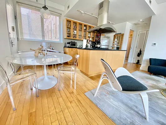 Rented by NY Living Solutions | media 25