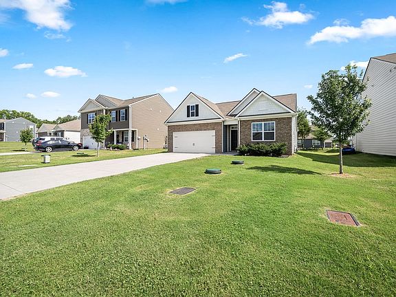4th image of 131 Saddle Horse Ln