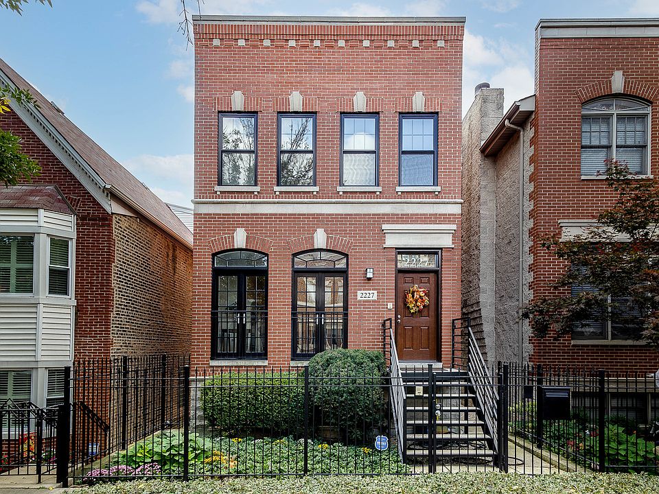 1st image of 2227 W Medill Ave