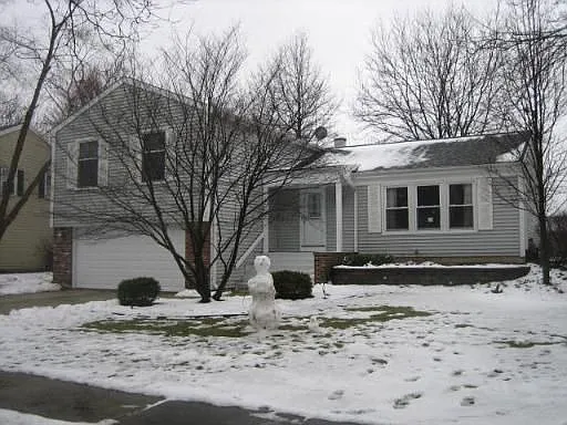 2048 Dorset Dr photo 1