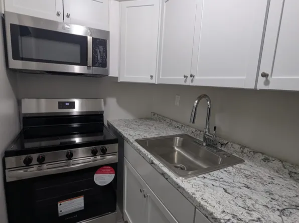 (undisclosed Address), East Windsor, CT 06088