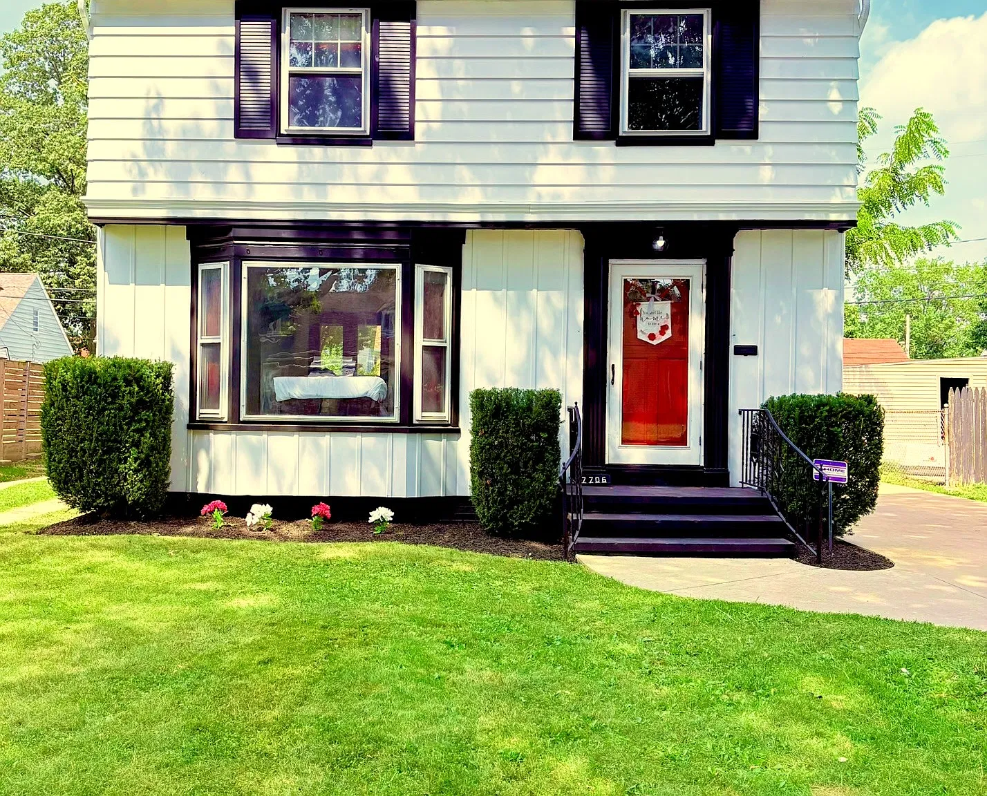 3 bed, 1274 sqft, $2,100 — Photo 1