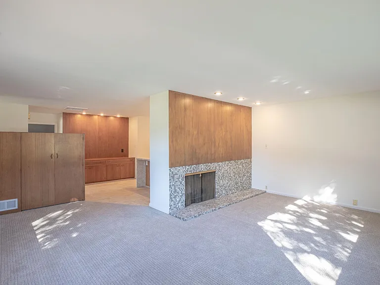 1634 S 2100 E — Photo 4