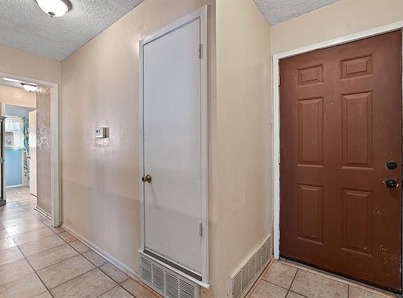 4th image of 7608 Meadowbrook Dr