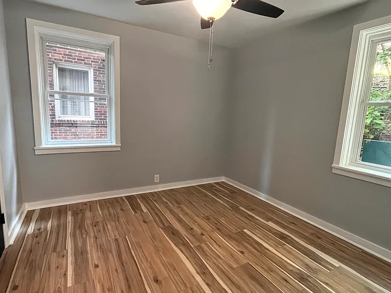 5737 Hobart St #1 — Photo 31