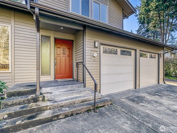 2nd image of 4223 NE 205th Street