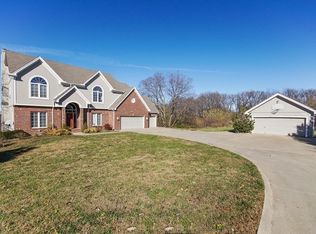 8750 NW Baker Cir, Kansas City, MO 64153