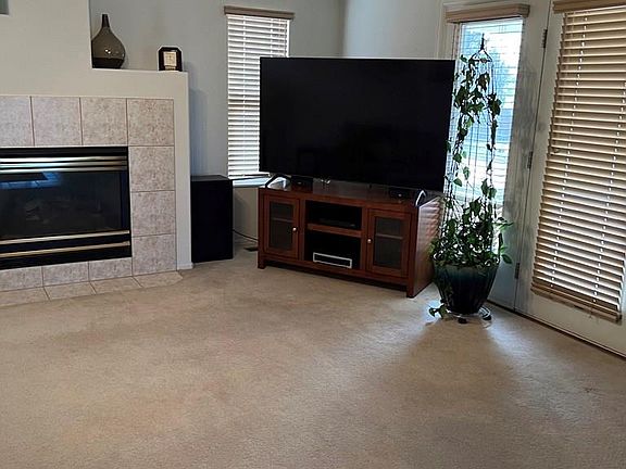 4th image of 324 W Mangrum Dr