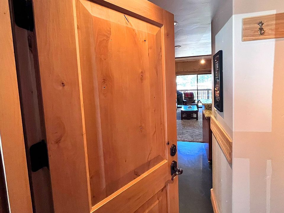 1st image of 300 Creekside Dr #115