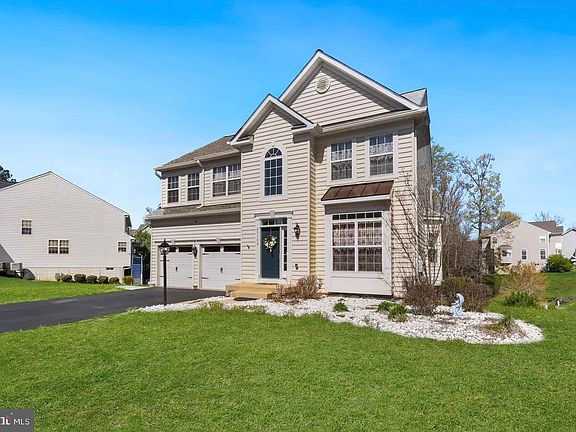 2nd image of 45182 Woodhaven Dr