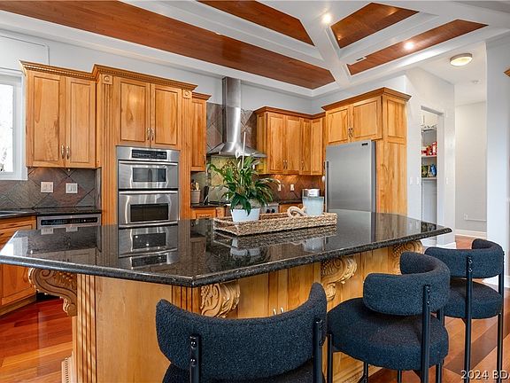 3rd image of 1101 Sunset Shores Ln