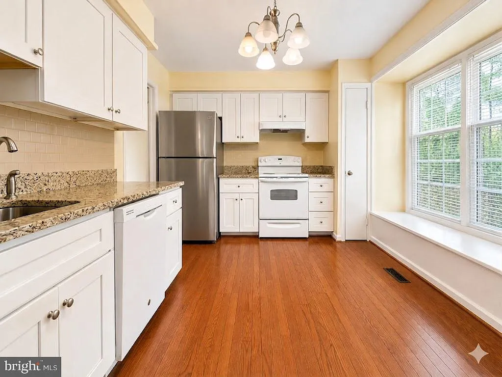 Building Photo - 9693 Scotch Haven Dr