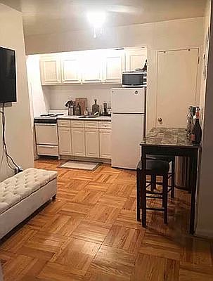 4th image of 243 E 81st St #4A