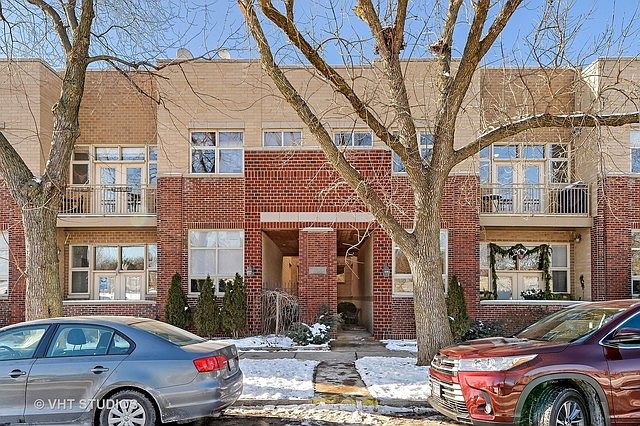 1st image of 5318 N Ravenswood Ave Unit 207