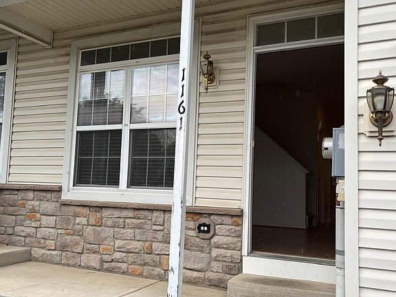 3rd image of 1161 Tudor Dr
