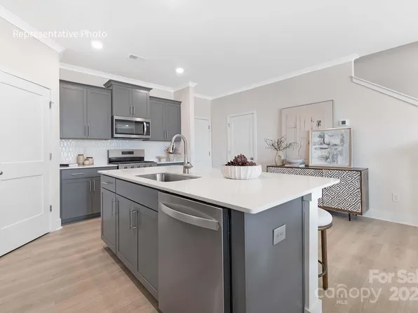 2039 Harlequin Dr, Indian Trail, NC 28079