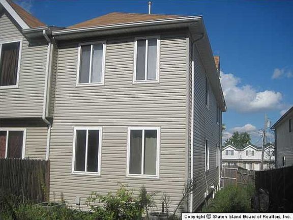2nd image of 120 Seneca St