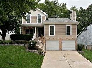 585 Woodlyn Xing, Ballwin, MO 63021