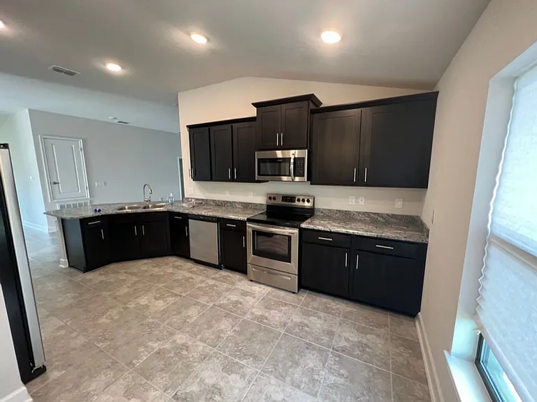 132 Bergamot Loop — Photo 2
