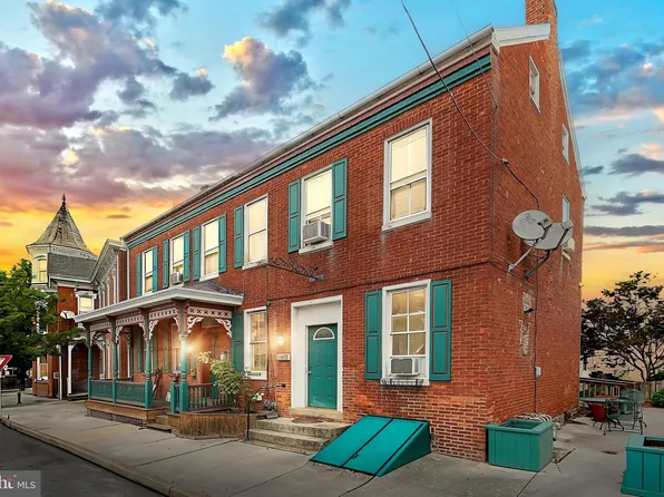 4 Hanover St, New Oxford, PA 17350