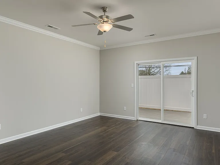 Edgewood Condos — Photo 25