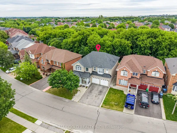 141 Whitwell Dr, Brampton, ON L6P 1L2