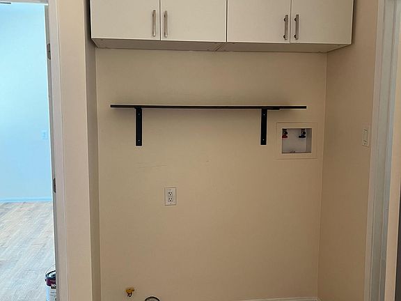 3rd image of 124 La Lomita Dr