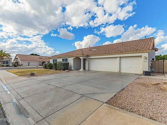3rd image of 8038 W ACAPULCO Lane