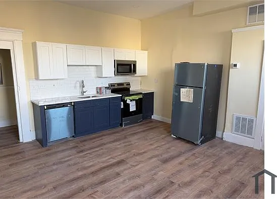 706 Park Ave — Photo 27