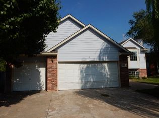 1926 S Prescott Cir, Wichita, KS 67209