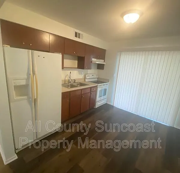 7450 35th St N #901 — Photo 5
