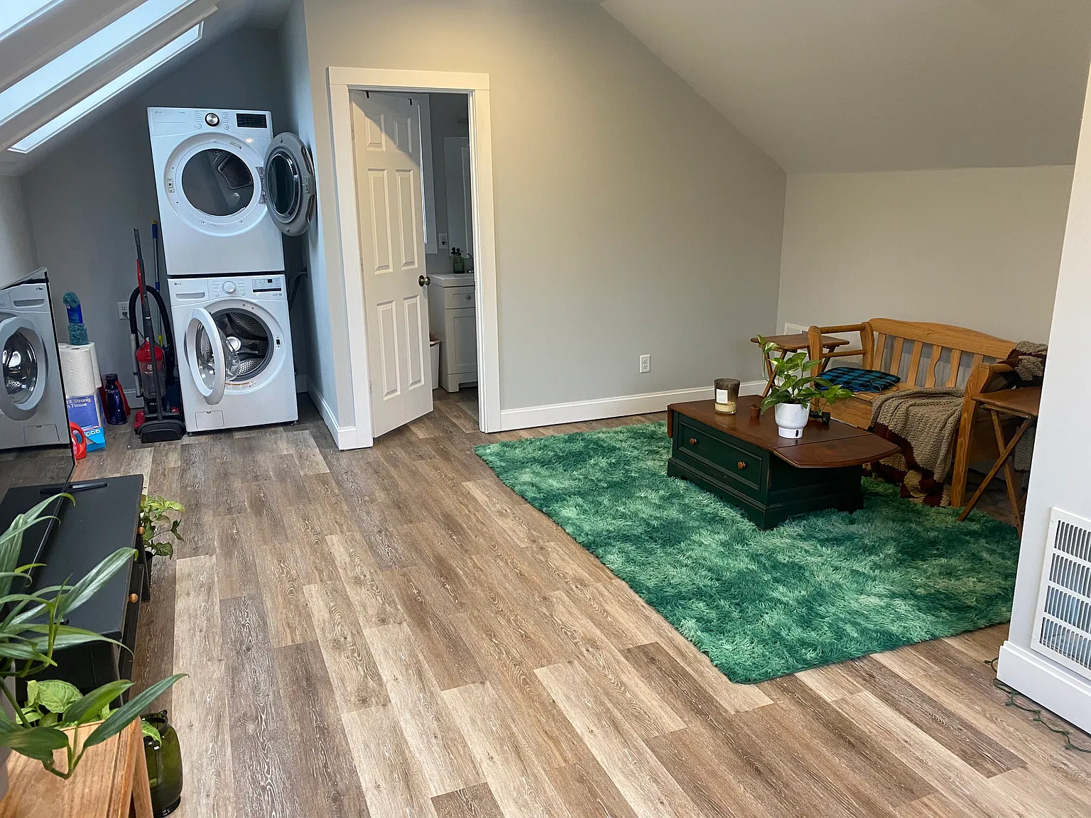 4 bed, 2000 sqft, $2,400 — Photo 4