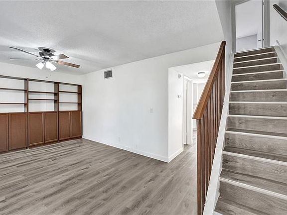 4th image of 5260 Bosque Ln APT 19
