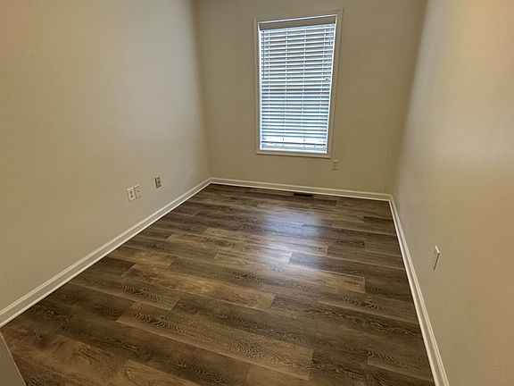 3rd image of 19D Front St #19D